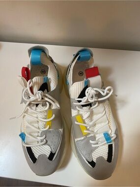 NWOT Confetti Sneakers Women’s Size 7